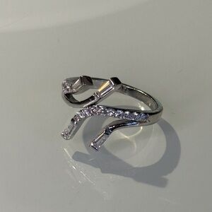 Elegant Sterling Silver Ring size 7.7